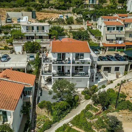 Sea View With A Huge Terrace Apartment Pisak